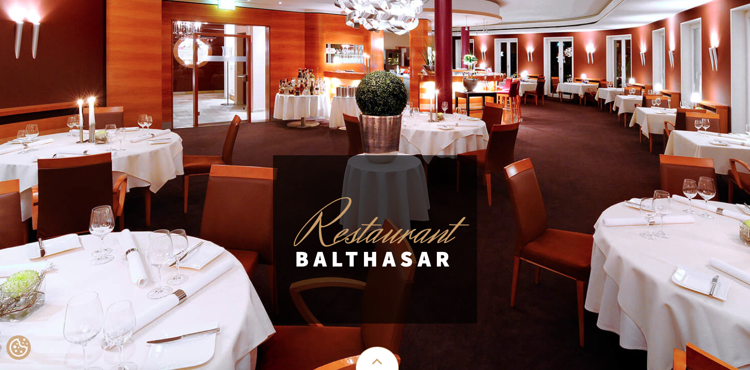 Eleganter Innenbereich des Restaurant Balthasar in Paderborn mit festlich gedeckten Tischen