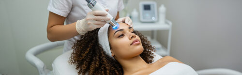 Gesichtsbehandlung mit Diamant-Mikrodermabrasion und Thermo Maske