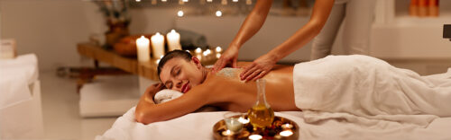 Ganzkörper-Massage mit  Buttersalz-Peeling