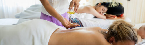 Aromaöl- oder Hot Stone Massage