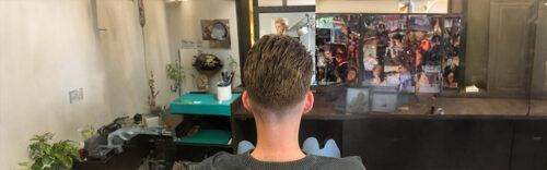 Herren-Haarschnitt mit Waschen, Föhnen und Finish-Produkten