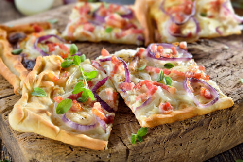 Flammkuchen & Getränk für 2 Personen