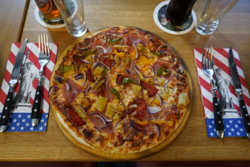 Pizza mit Softdrink nach Wahl