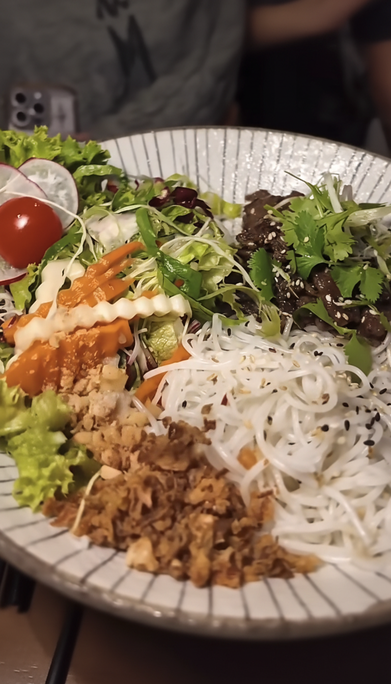 2 Wok Gerichte & hausgemachte Drinks nach Wahl – Bild 3