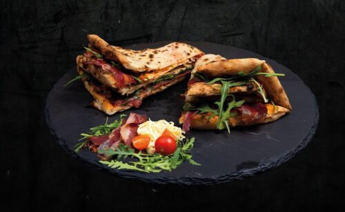 2x Pizza deiner Wahl und 2 Softgetränke