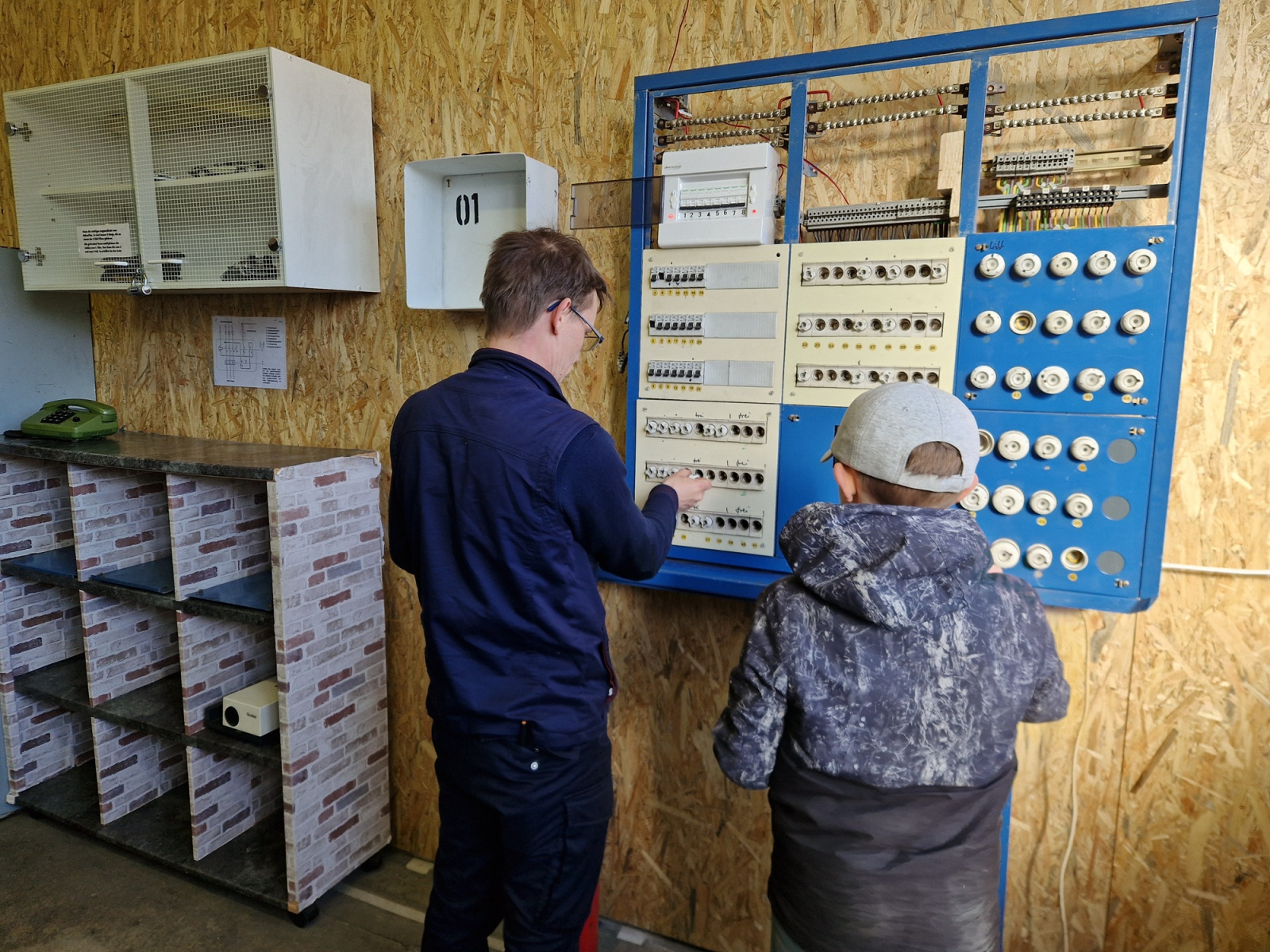 Escape Game „Back to the Beginning“ für 2 Personen – Bild 3