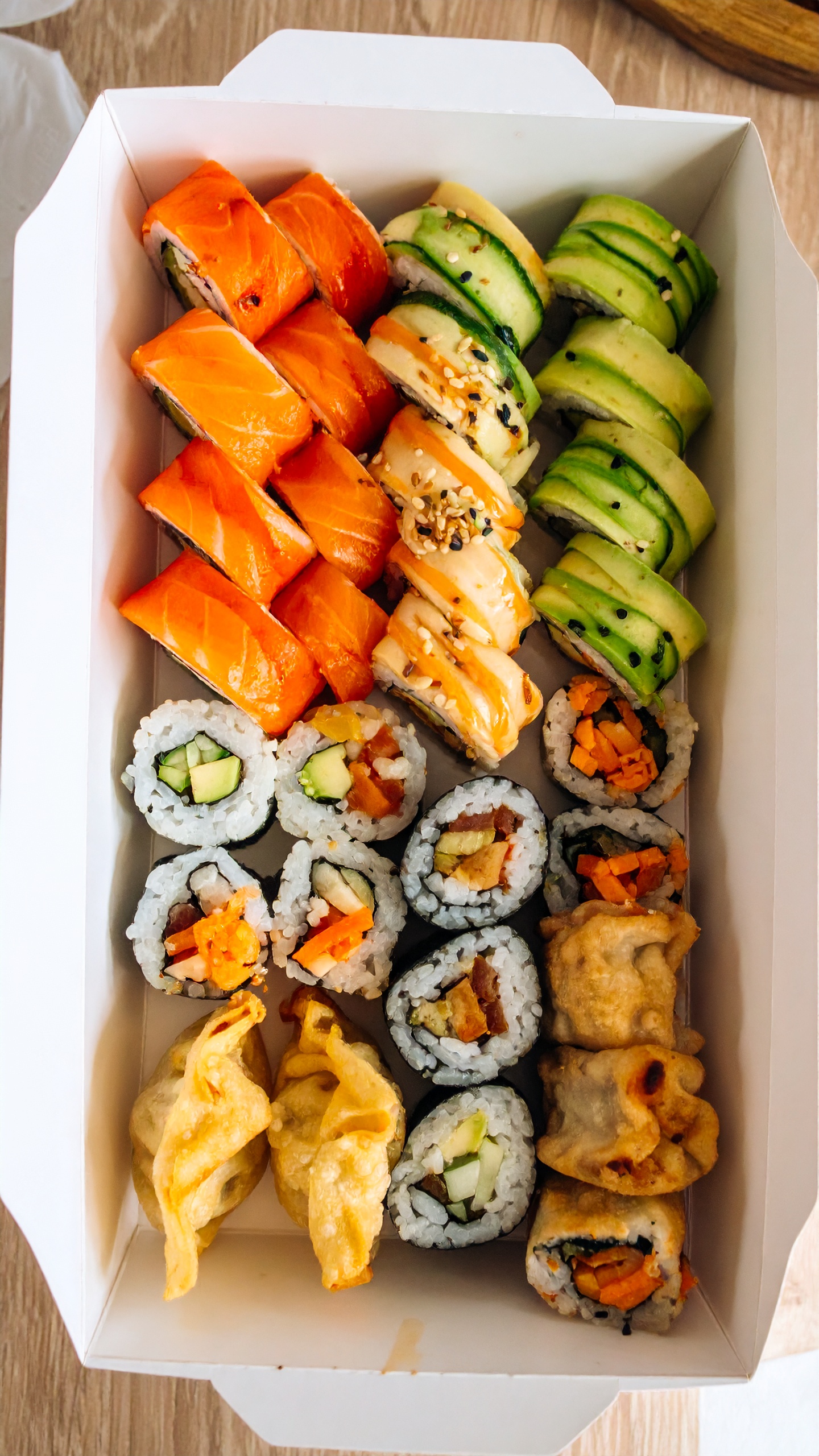 Crunchy- oder vegetarische Sushibox & Gyoza – Bild 3