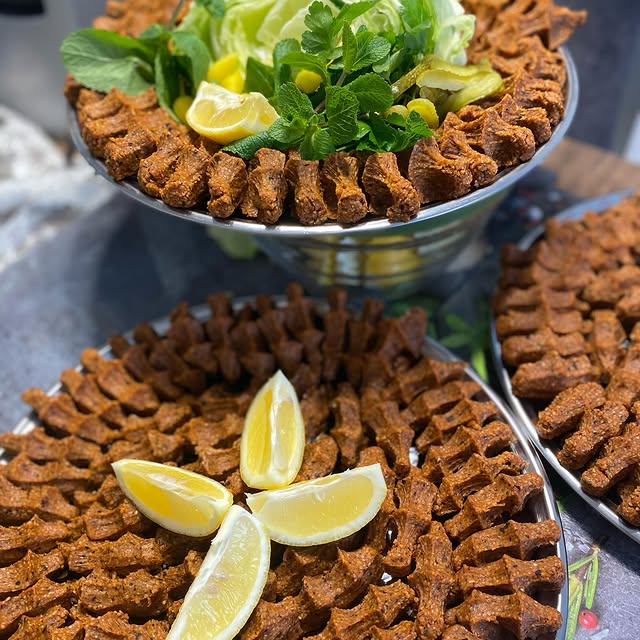 Cigköfte Teller, Ayran & Baklava für 2 Personen – Bild 3