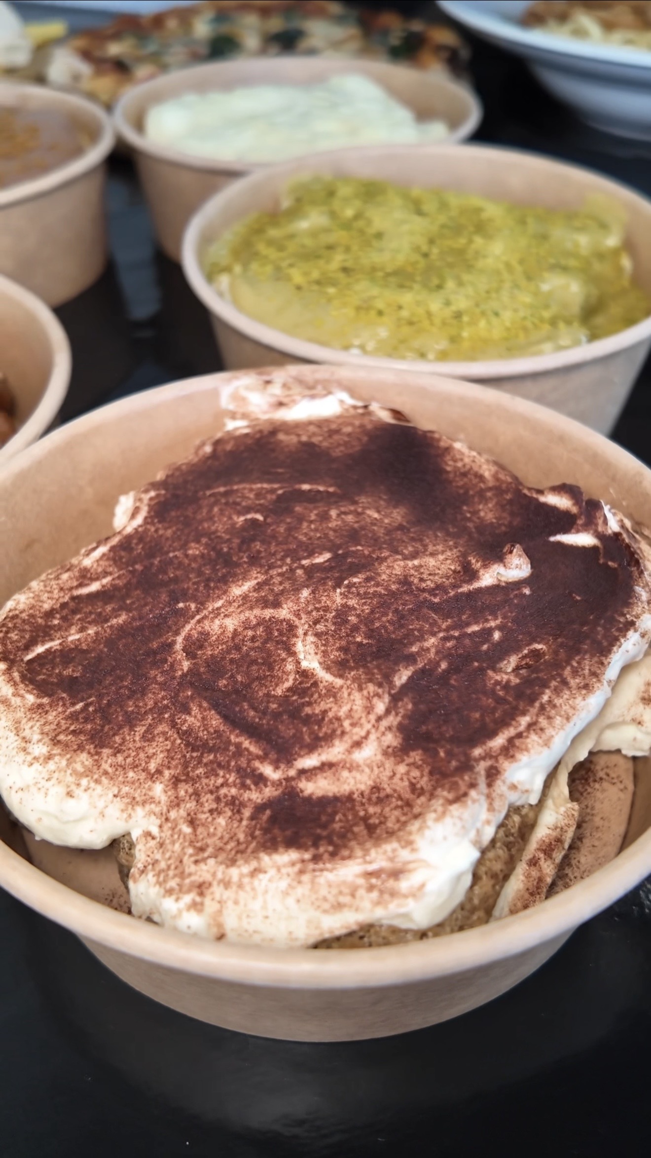 Pizza mit Dip & Tiramisu für 2 Personen – Bild 4
